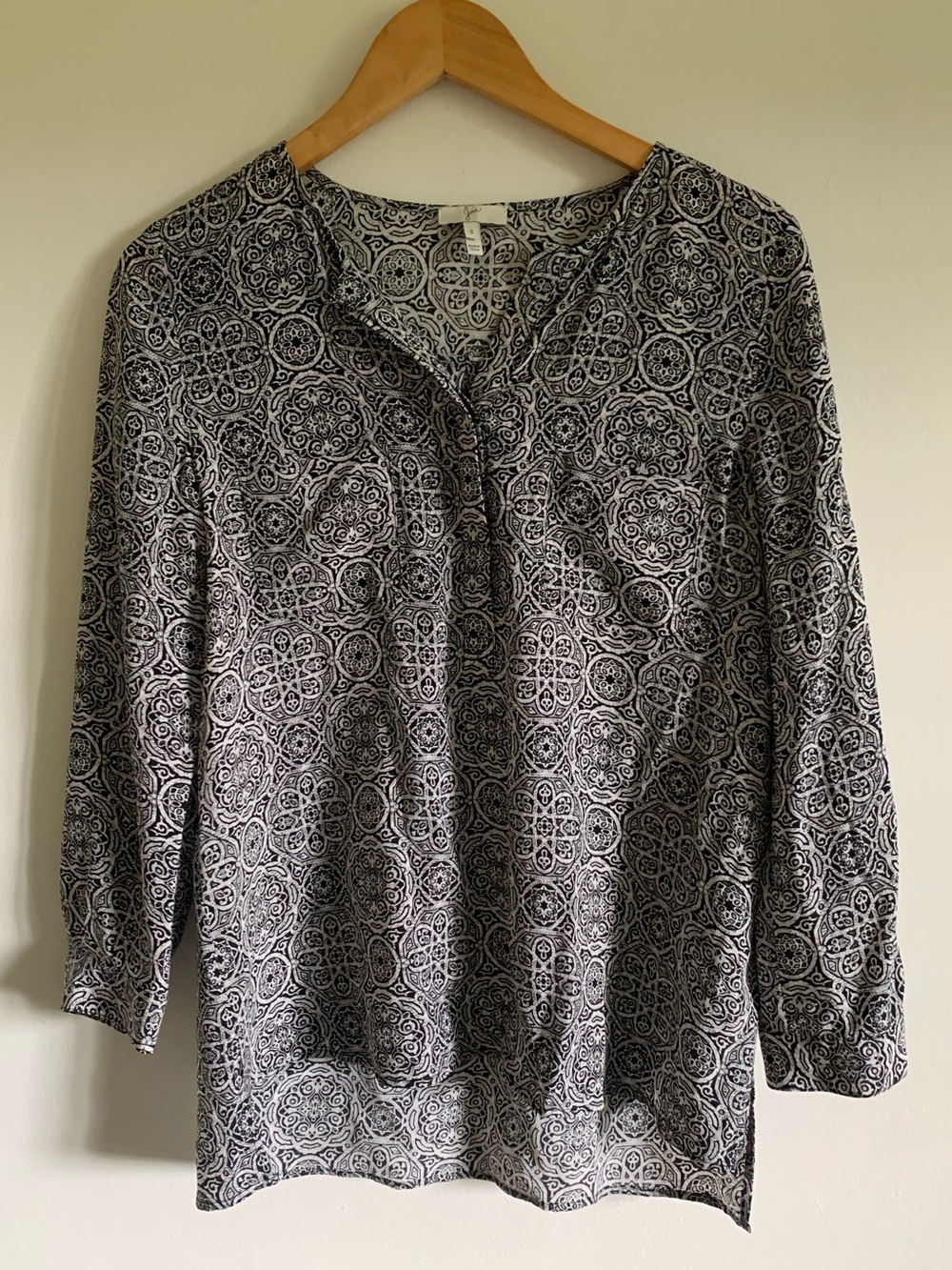 Joie Nepal Tile Medallion Print Silk Henley Blouse Tunic Top, Black Gray, Small
